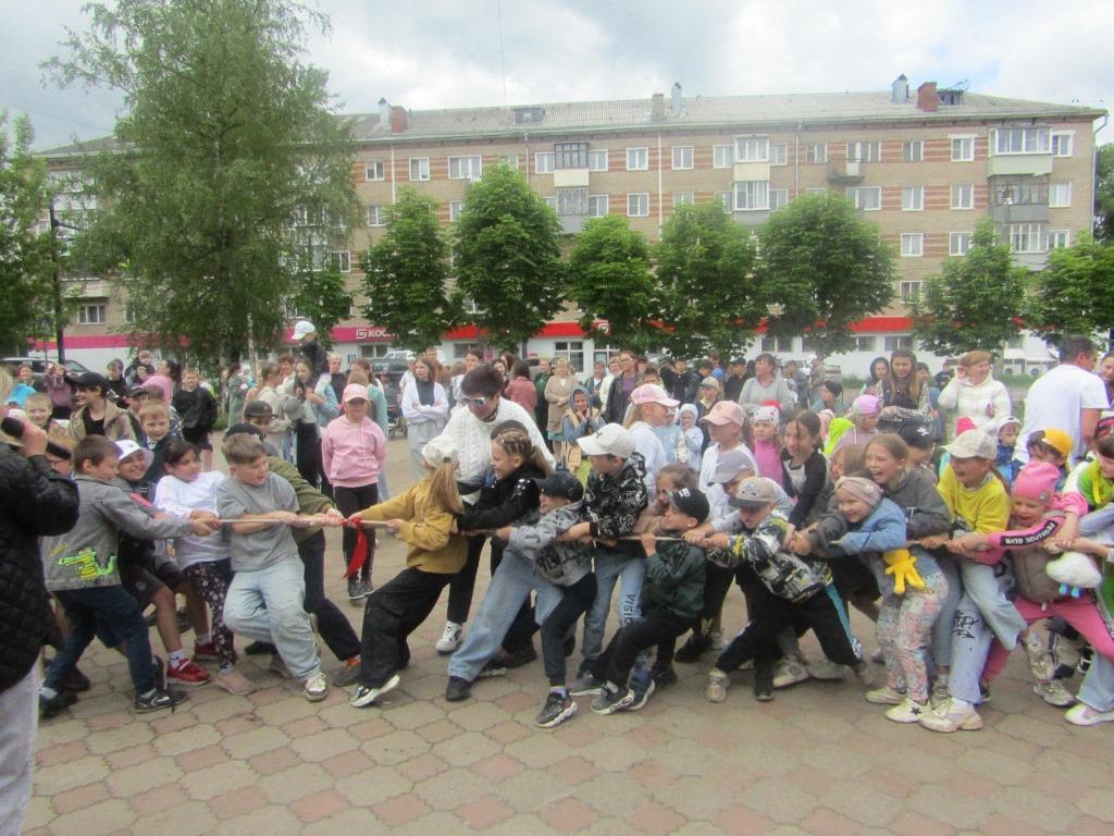 В МИКРОРАЙОНАХ ГОРОДА СОСТОЯЛИСЬ МЕРОПРИЯТИЯ КО ДНЮ ЗАЩИТЫ ДЕТЕЙ.