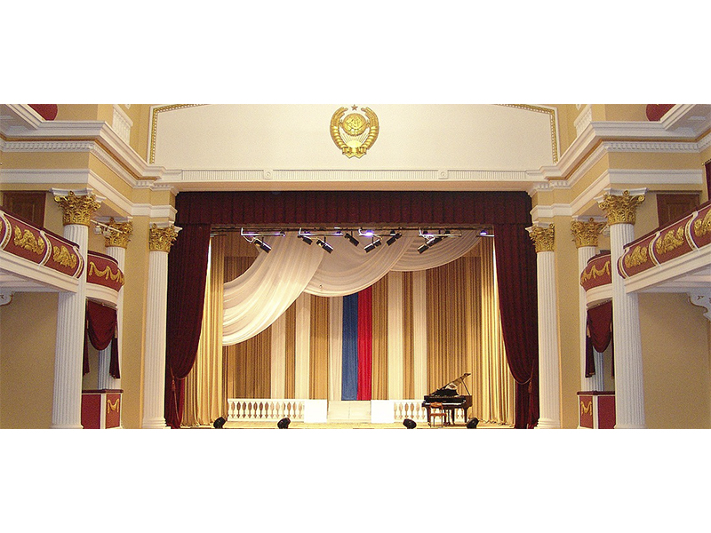 Зрительный зал городского культурного центра.