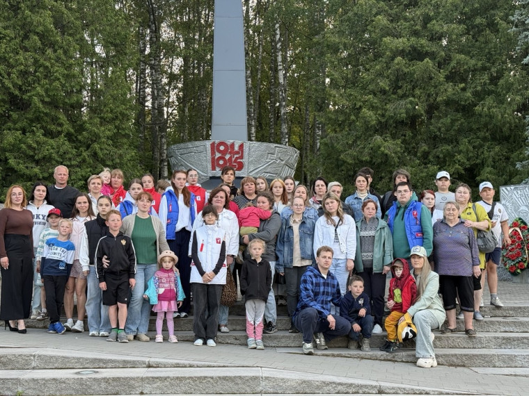 21 июня состоялась ежегодная патриотическая акция «Свеча памяти». 21 июня состоялась ежегодная патриотическая акция «Свеча памяти».